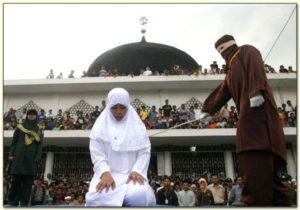 성폭력 당한 상황에서 품행이 적절치 못했다고 이슬람 율법에 의하여 처벌 받는 여자